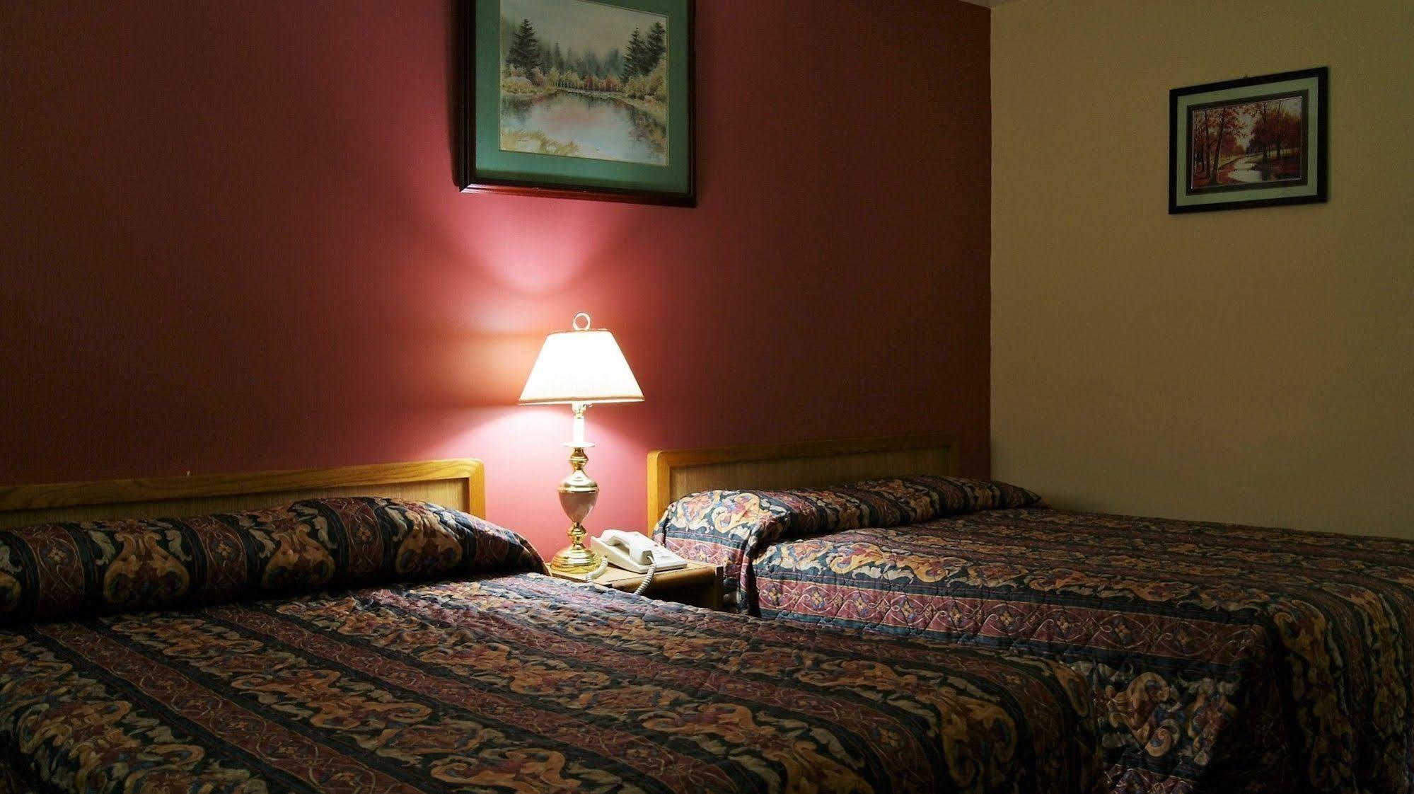 Blue Jay Motel ปีเตอร์บอร์โรว์ ภายนอก รูปภาพ