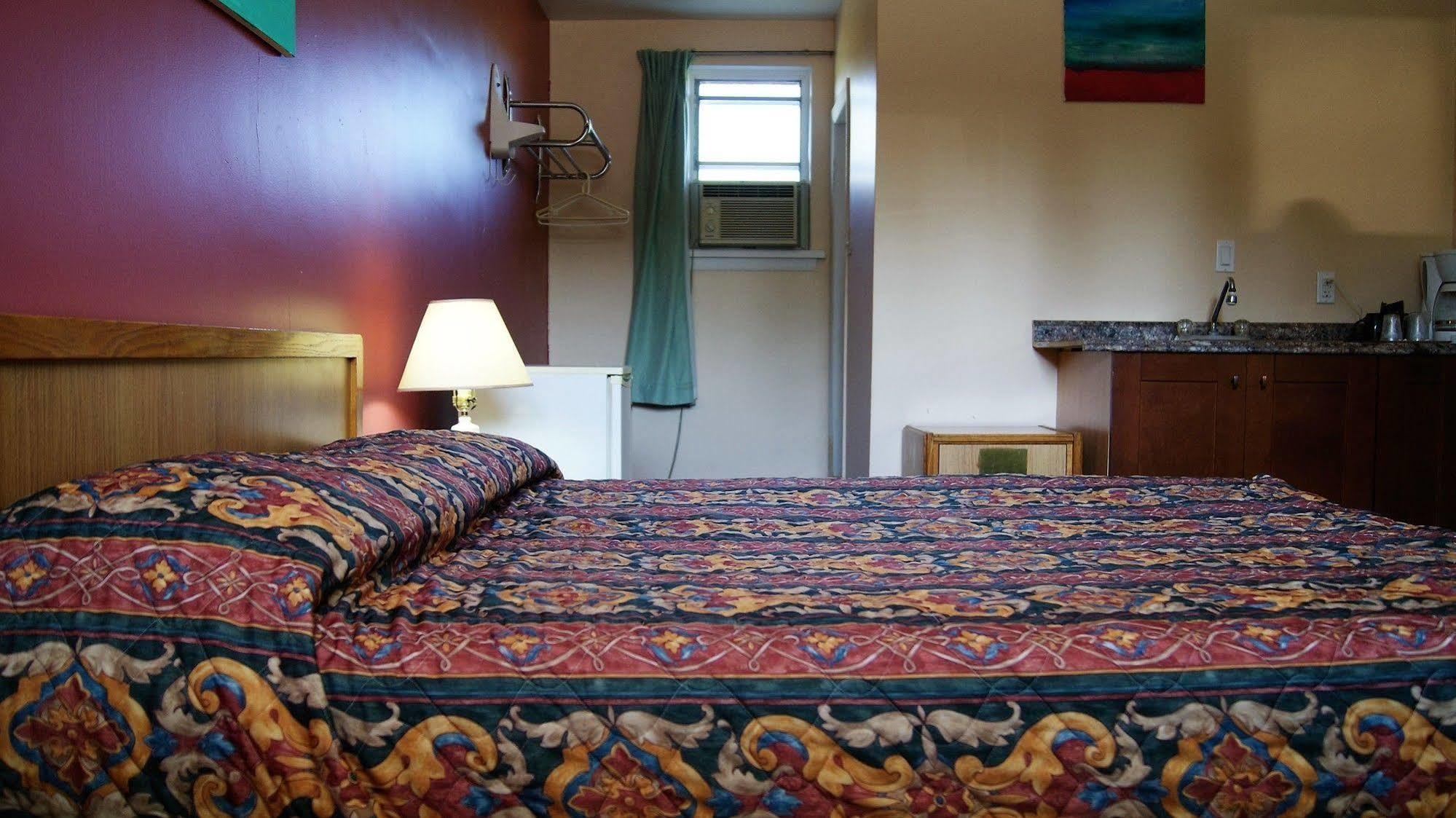 Blue Jay Motel ปีเตอร์บอร์โรว์ ภายนอก รูปภาพ