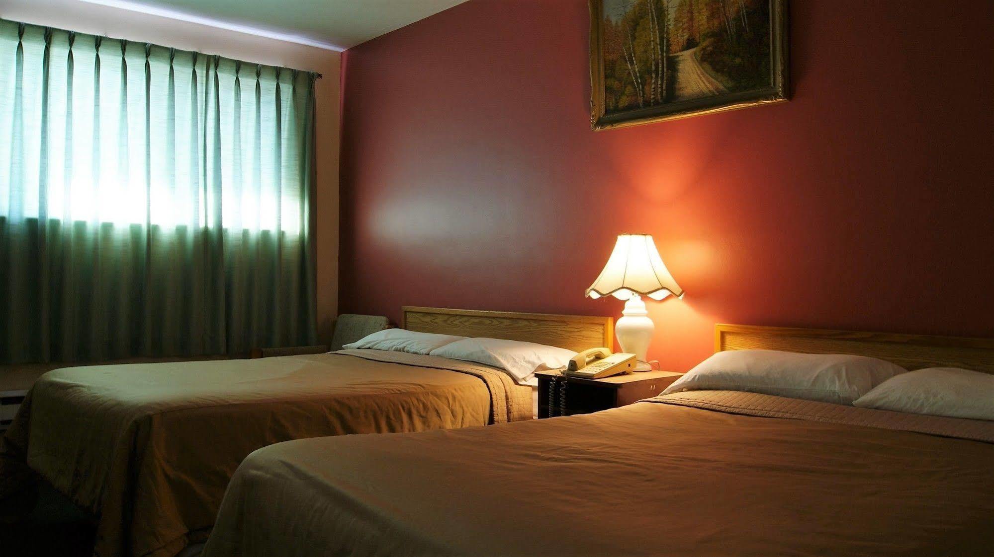 Blue Jay Motel ปีเตอร์บอร์โรว์ ภายนอก รูปภาพ